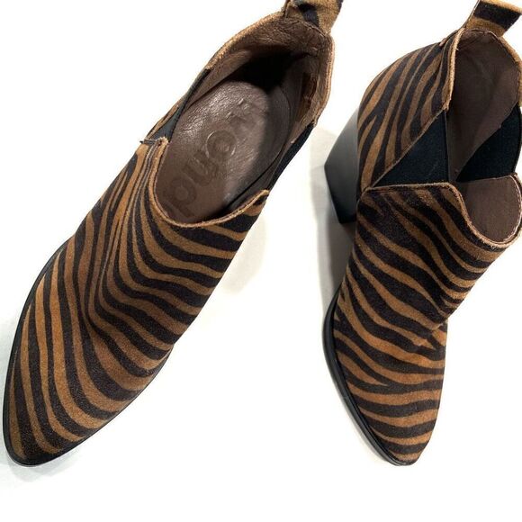 WONDERS Zebra Booties - Picture 5 of 11